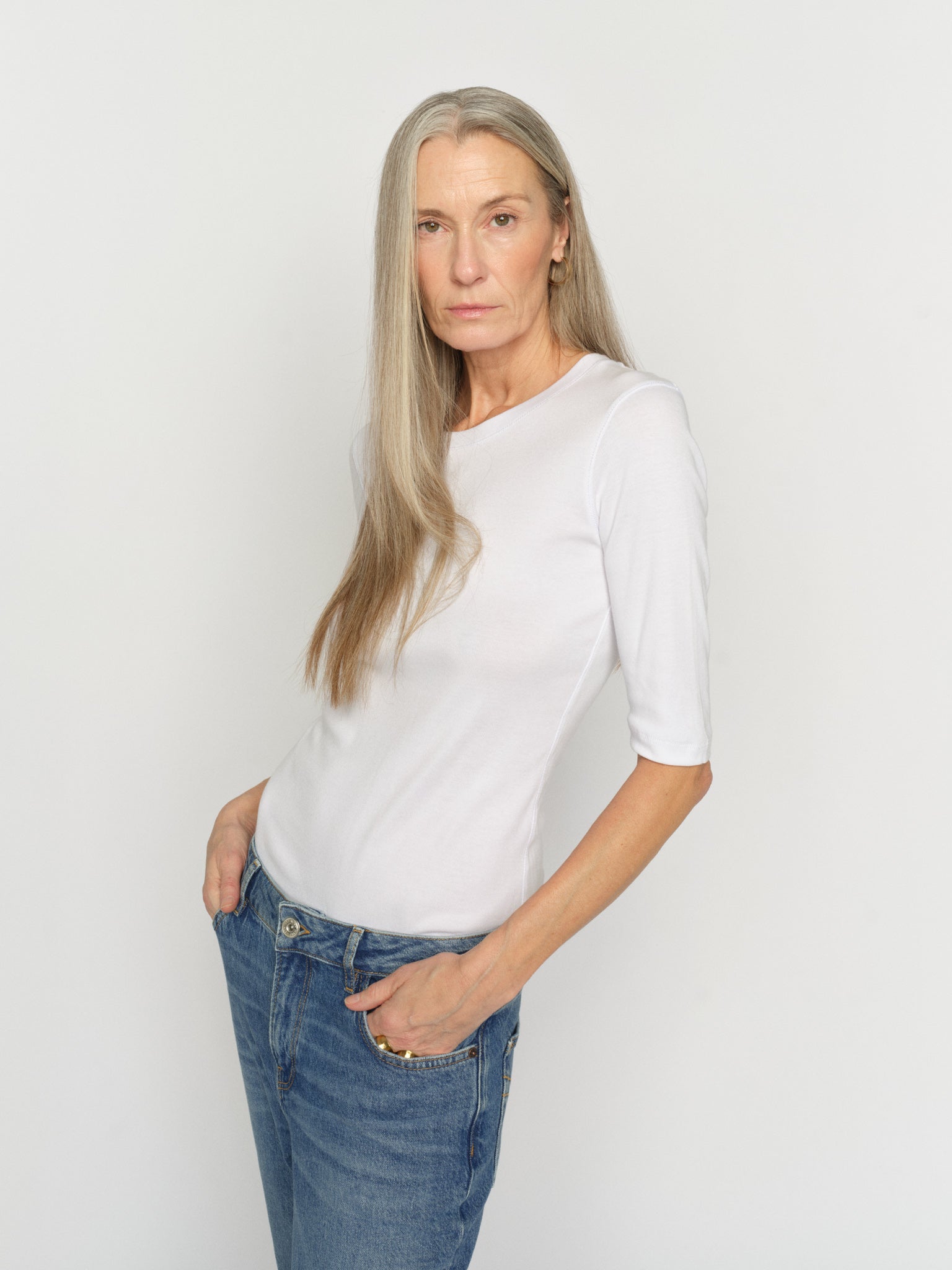 Modelshot / White / Detail